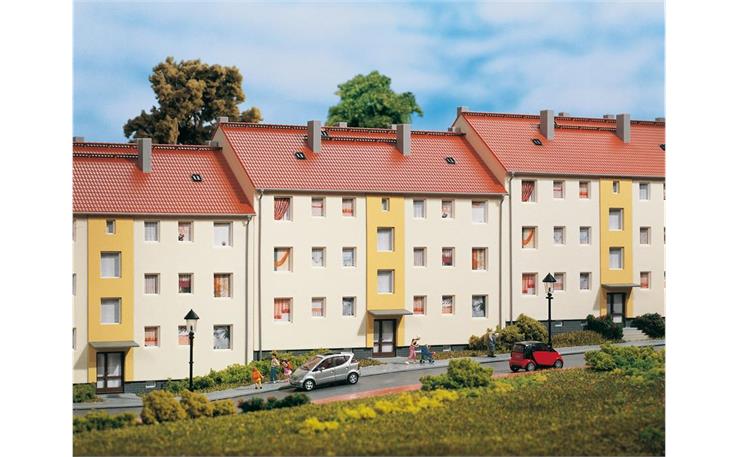 Auhagen 11402 Mehrfamilienhaus, 1/87