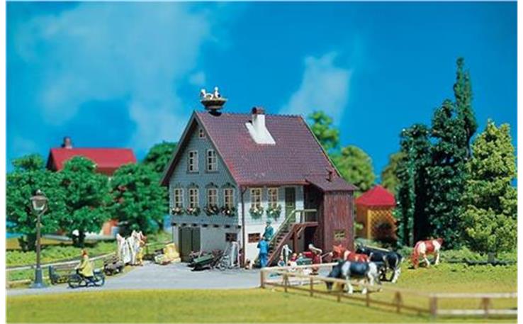 Faller 130280 Haus mit Storchennest