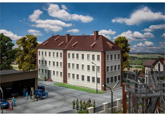 Faller 144101 Mannschaftsgebäude