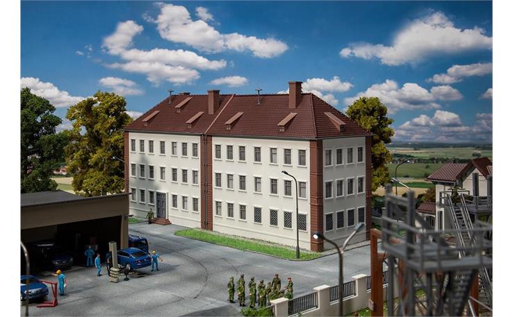Faller 144101 Mannschaftsgebäude