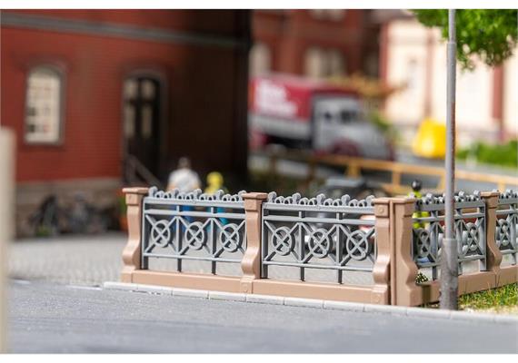 Faller 180426 Villenzaun, grau