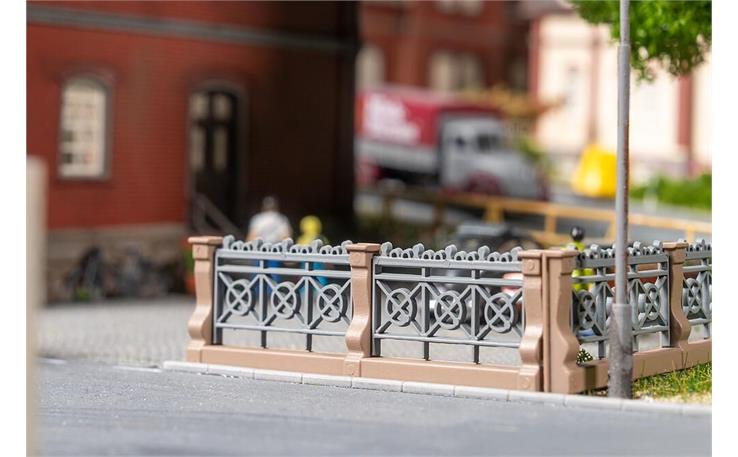 Faller 180426 Villenzaun, grau