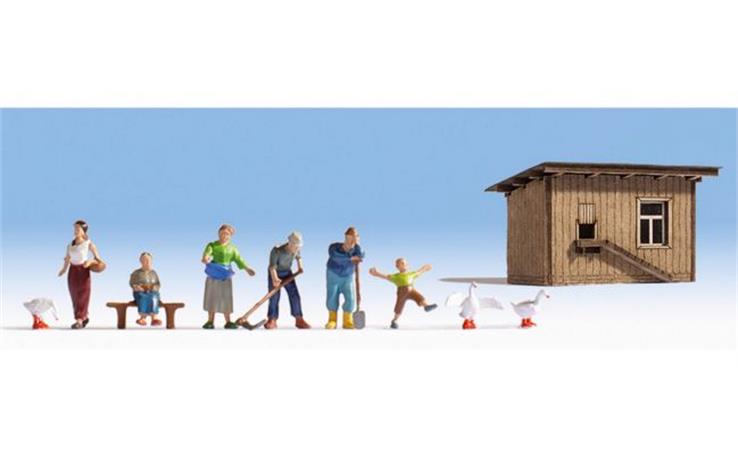 Noch 12040 Auf dem Bauernhof - inkl. Laser-Cut Gebäude und 9 Figuren