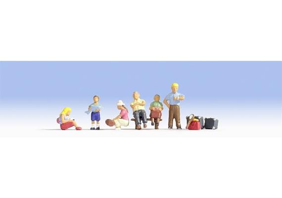 Noch 15228 Familie Meier am Bahnhof, Set mit 6 Figuren