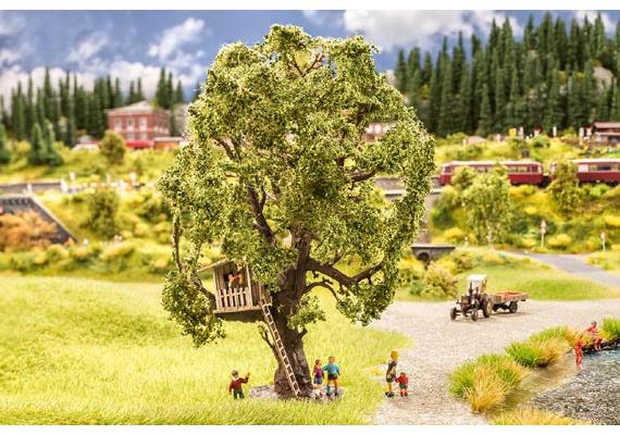 Noch 21765 Baum mit Baumhaus