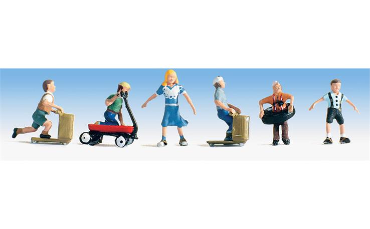 Noch 36811 Spielende Kinder, Set mit 6 Figuren und Zubehör