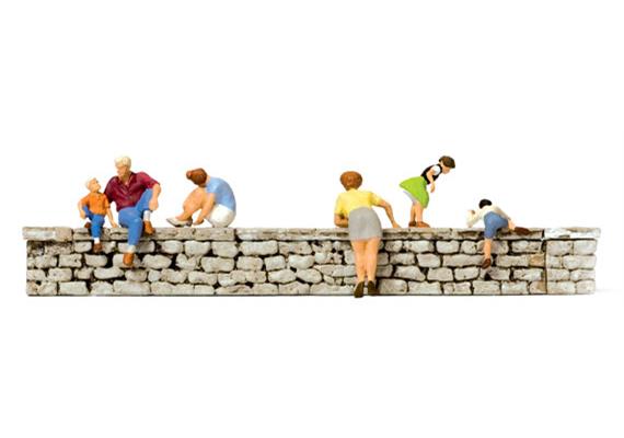 Preiser 10615 Auf der Mauer, Set mit 6 Figuren und Zubehör