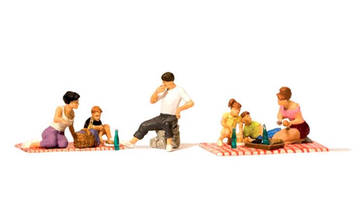 Preiser 10617 Picknick, Set mit 6 Figuren und Zubehör