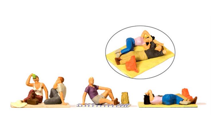 Preiser 10618 Rastende, Set mit 5 Figuren und Zubehör